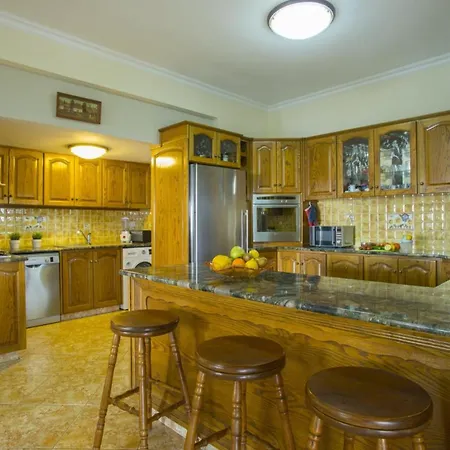 5 Star Close To The Beach In Ayia Napa, 1367 Vilă